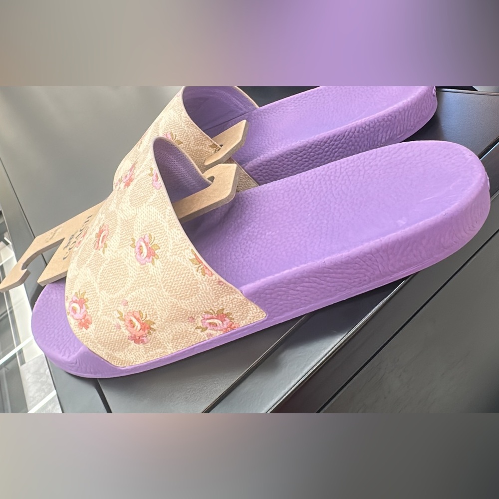 NWT Coach Udele Sport Slide
In Signature Canvas With Floral Print 💜 - Picture 4 of 12